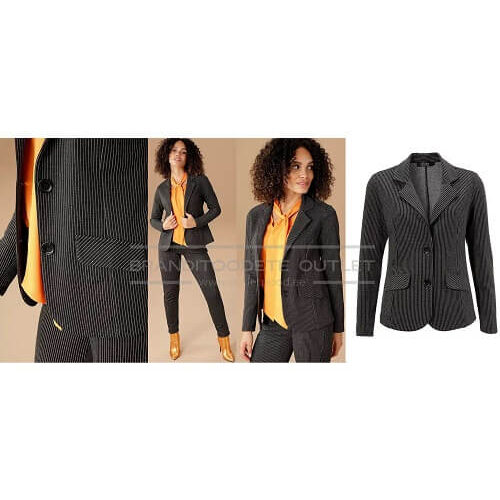 Bleiser firmalt Aniston*