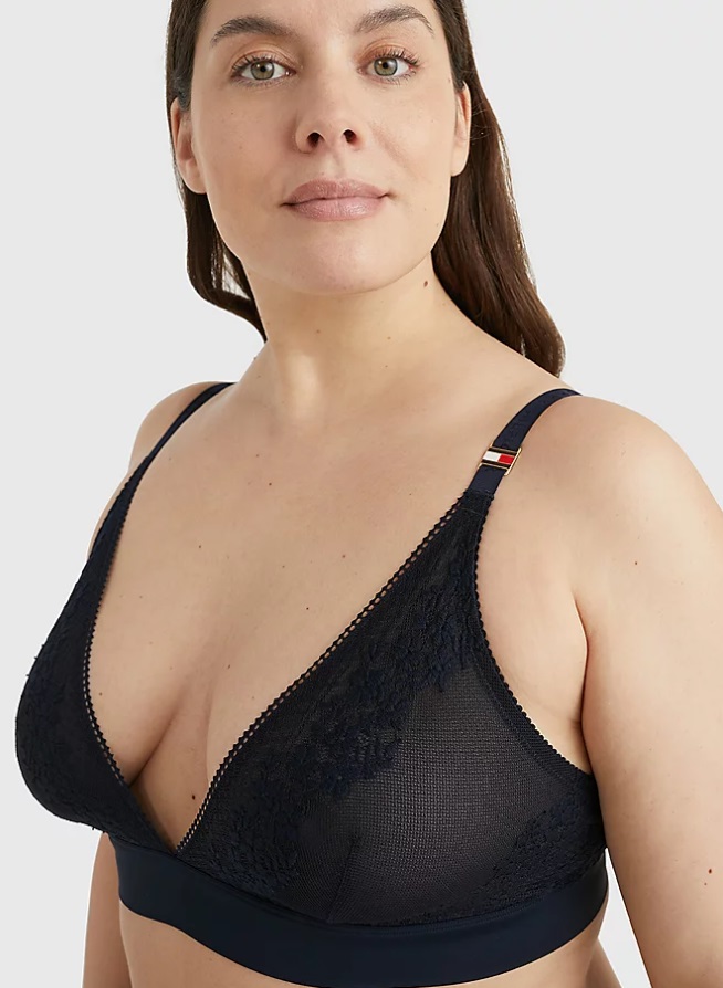 Rinnahoidja firmalt Tommy Hilfiger* 3 Rinnahoidja firmalt Tommy Hilfiger*