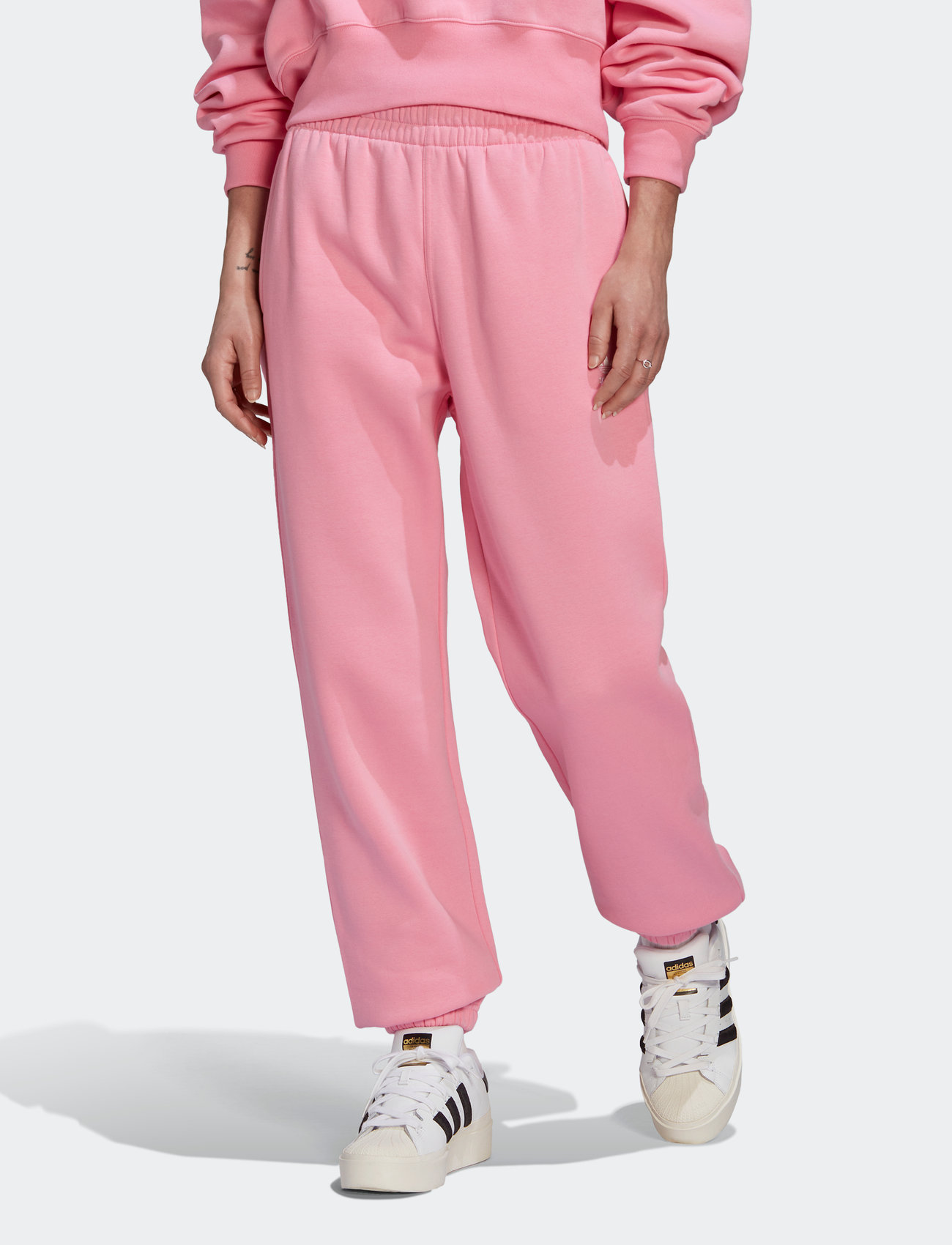 Vabaaja püksid firmalt Adidas* 1 Vabaaja püksid firmalt Adidas*