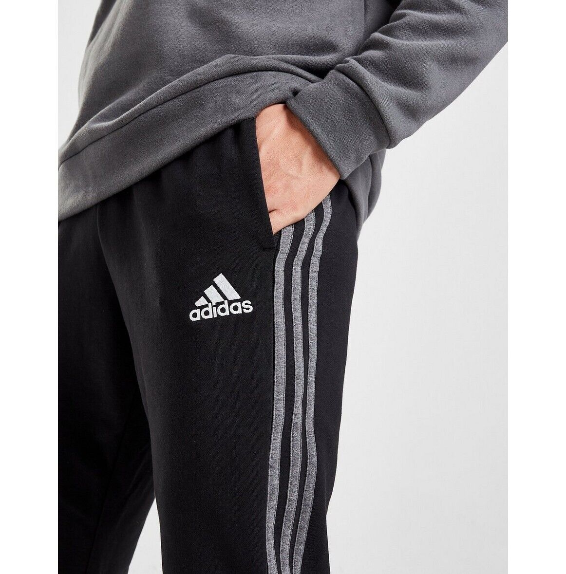 Dressipüksid firmalt Adidas* 4 Dressipüksid firmalt Adidas*