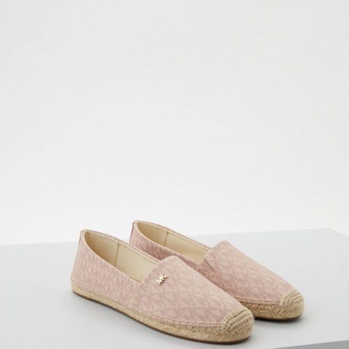 Baleriinad firmalt Michael Kors*