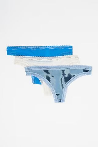 Stringide 3-pakk firmalt Calvin Klein*